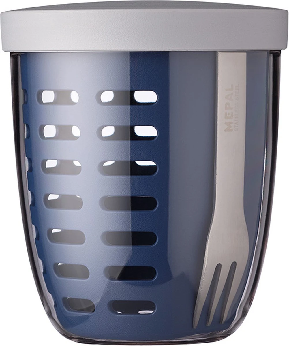 Mepal – Fruit-& Veggie Pot Ellipse – Fruitbox Voor Onderweg - Nordic Denim – Voorzien Van Vergietje En RVS Vorkje 3 Mepal – Fruit-& Veggie Pot Ellipse – Fruitbox Voor Onderweg - Nordic Denim – Voorzien Van Vergietje En RVS Vorkje