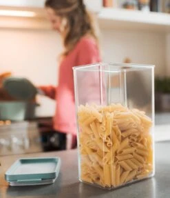 Mepal – Omnia Bewaardoos Rechthoekig 2000 Ml – Zwart – Voorraaddoos – Bewaardoos Met Deksel - Makkelijk Stapelbare Voorraadpotten – Lucht En- Aromadicht -Mepal 1033x1200