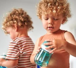 Mepal Mio – Rietjesbeker 300 Ml – Gegarandeerd Lekvrij – Deep Turquoise – Ideaal Voor Onderweg – Drinkbeker Kinderen -Mepal 1200x1062 2