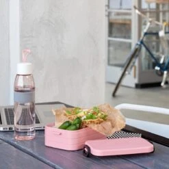 Mepal – Waterfles Ellipse – 700 Ml – Nordic Pink – Drinkfles Volwassenen – Geschikt Voor Koolzuurhoudende Dranken – Lekvrij 21 Mepal – Waterfles Ellipse – 700 Ml – Nordic Pink – Drinkfles Volwassenen – Geschikt Voor Koolzuurhoudende Dranken – Lekvrij -Mepal 1200x1200 75