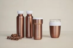 Mepal – Isoleer Lunchpot Ellipse – Houdt Je Eten 6-8 Uur Warm En 12 Uur Koud – Rose Gold – 2 Compartimenten – Soep Beker To Go – Yoghurt Beker Muesli - Thermos Lunchbox 18 Mepal – Isoleer Lunchpot Ellipse – Houdt Je Eten 6-8 Uur Warm En 12 Uur Koud – Rose Gold – 2 Compartimenten – Soep Beker To Go – Yoghurt Beker Muesli - Thermos Lunchbox -Mepal 1200x798 14