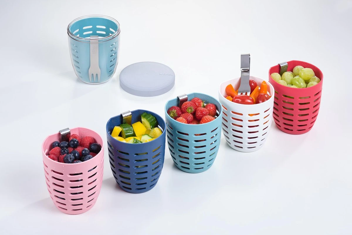 Mepal – Fruit-& Veggie Pot Ellipse – Fruitbox Voor Onderweg - Nordic Denim – Voorzien Van Vergietje En RVS Vorkje 5 Mepal – Fruit-& Veggie Pot Ellipse – Fruitbox Voor Onderweg - Nordic Denim – Voorzien Van Vergietje En RVS Vorkje - Afbeelding 3