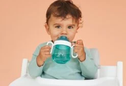 Mepal Mio – Antilekbeker 200 Ml – Gegarandeerd Lekvrij – Deep Pink – Kan Tegen Een Stootje – Drinkbeker Voor Kinderen – Oefenbeker -Mepal 1200x826