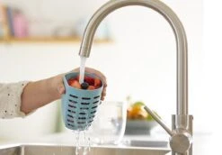 Mepal – Fruit-& Veggie Pot Ellipse – Fruitbox Voor Onderweg - Nordic Green – Voorzien Van Vergietje En RVS Vorkje 20 Mepal – Fruit-& Veggie Pot Ellipse – Fruitbox Voor Onderweg - Nordic Green – Voorzien Van Vergietje En RVS Vorkje -Mepal 1200x837 3