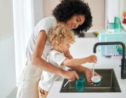 Mepal Mio – Rietjesbeker 300 Ml – Gegarandeerd Lekvrij – Deep Turquoise – Ideaal Voor Onderweg – Drinkbeker Kinderen -Mepal 1200x936 4