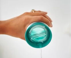 Mepal Mio – 360° Oefenbeker 300 Ml – Stimuleert Het Zelf Drinken – Deep Turquoise – Kan Tegen Een Stootje – Drinkbeker Kinderen – Lekvrije Beker 16 Mepal Mio – 360° Oefenbeker 300 Ml – Stimuleert Het Zelf Drinken – Deep Turquoise – Kan Tegen Een Stootje – Drinkbeker Kinderen – Lekvrije Beker -Mepal 1200x987 4