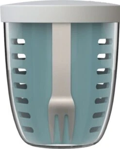 Mepal – Fruit-& Veggie Pot Ellipse – Fruitbox Voor Onderweg - Nordic Green – Voorzien Van Vergietje En RVS Vorkje 21 Mepal – Fruit-& Veggie Pot Ellipse – Fruitbox Voor Onderweg - Nordic Green – Voorzien Van Vergietje En RVS Vorkje -Mepal 966x1200 1